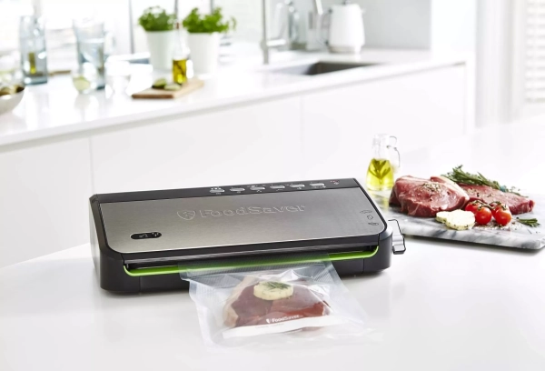 FFS005-Vacuum-Sealer-SideFood-bag.jpg