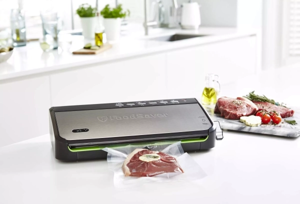 FFS005-Vacuum-Sealer-SideFood-BagSealed-.jpg
